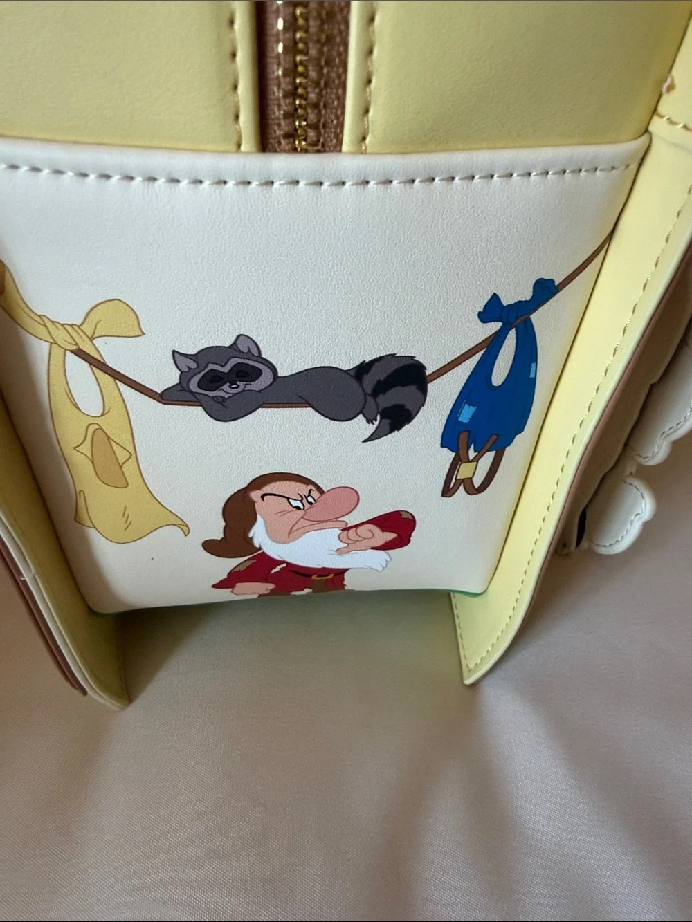 Loungefly Disney Snow White and the Seven Dwarfs Figural Cottage  New!